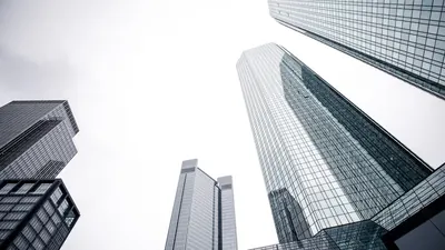 Commerzbank: Bund blockiert UniCredit, BaFin ermittelt