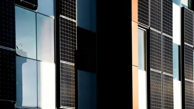 Freiburger Forscher tarnen Solarmodule als Dachziegel